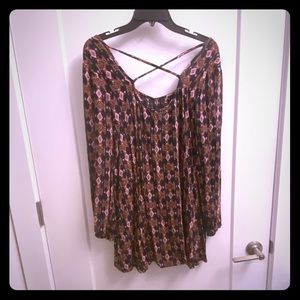 Boho flowy patterned long sleeve dress